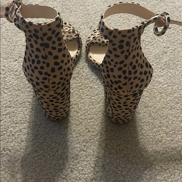 Heels - Picture 2 of 3